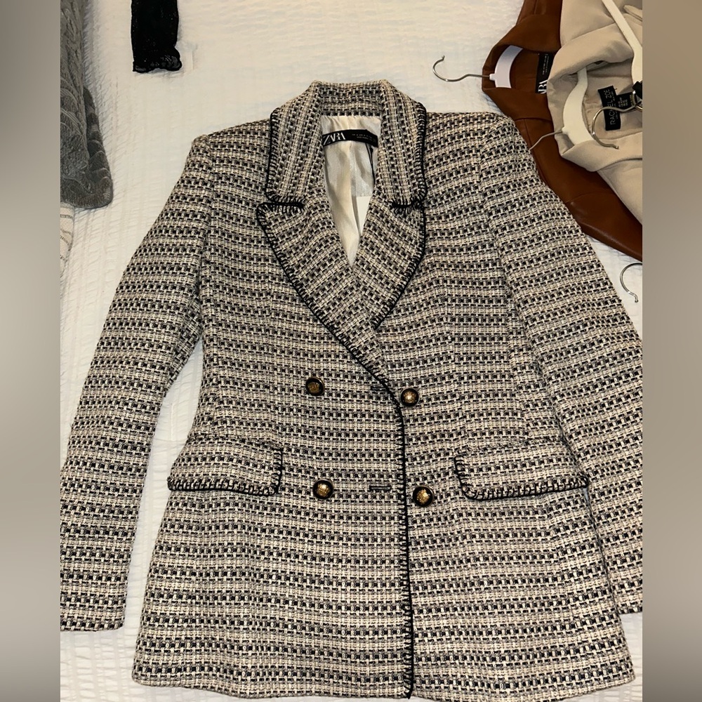Zara Women's Black and Cream Tweed Blazer